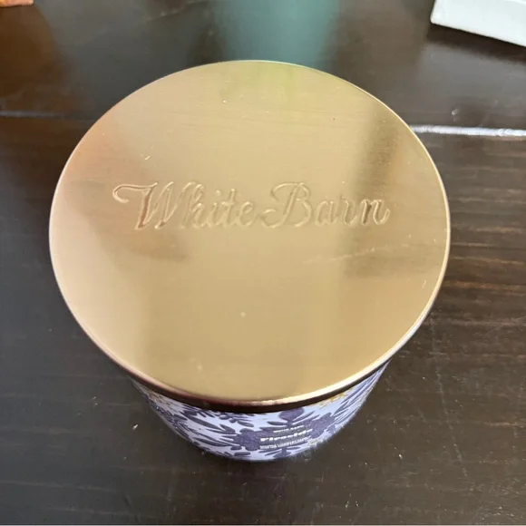 Bath & Body Works White Barn 3-Wick Candle FIRESIDE 14.5 oz New - Picture 2 of 5